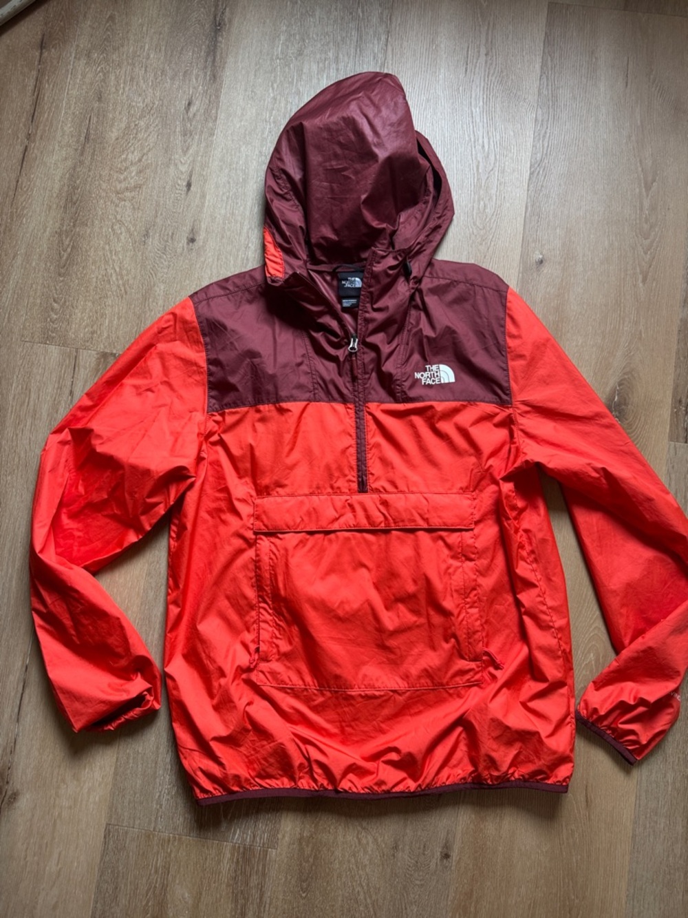 North Face men’s rain / wind half zip jacket w/ hood & windwall fabric. Size M.